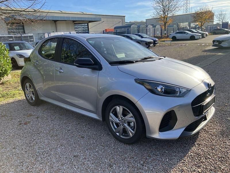 Neu Mazda 2 Exclusive 116 PS (85 kW) 2025 Silber Limousine