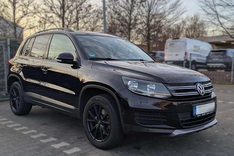 Gebraucht VW Tiguan Trendline 122 PS (89 kW) 2013 Schwarz SUV