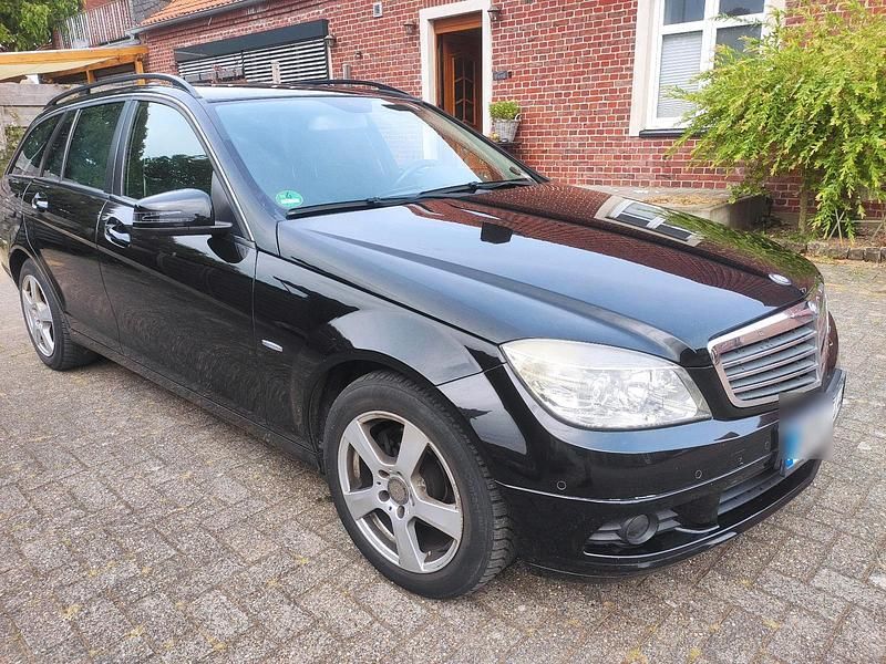 Schwarz Gebraucht 2010 Mercedes C180 Kombi | 5.500 € - Bild 1/4