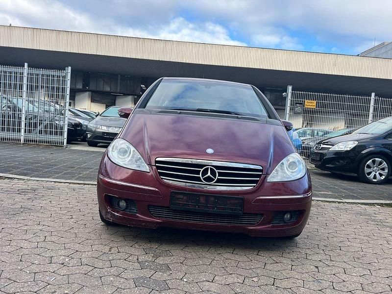 Gebraucht Mercedes A180 Avantgarde 109 PS (80 kW) 2007 Rot Limousine