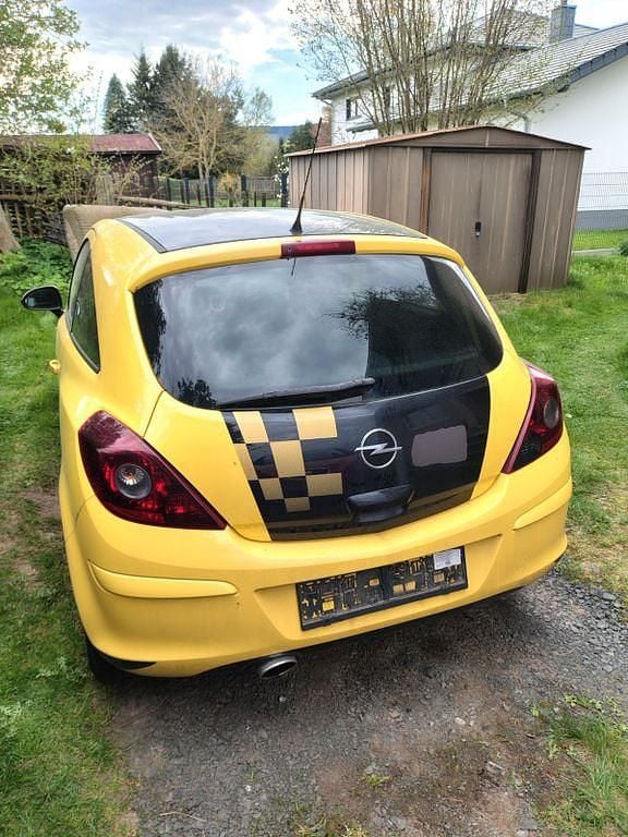 Gebraucht Opel Corsa Edition 87 PS (63 kW) 2010 Andere farben Kleinwagen