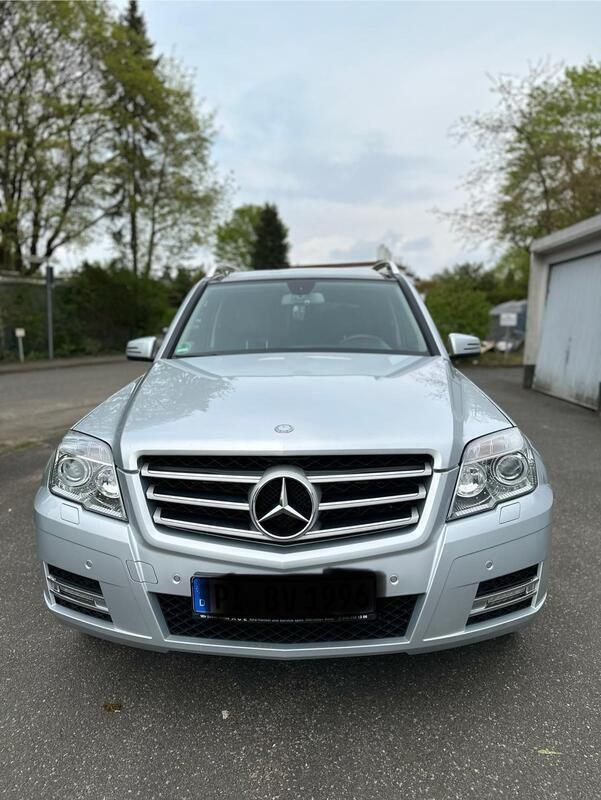 Grau Gebraucht 2011 Mercedes GLK220 SUV | 15.500 € (Etwas zu teuer) - Bild 1/4