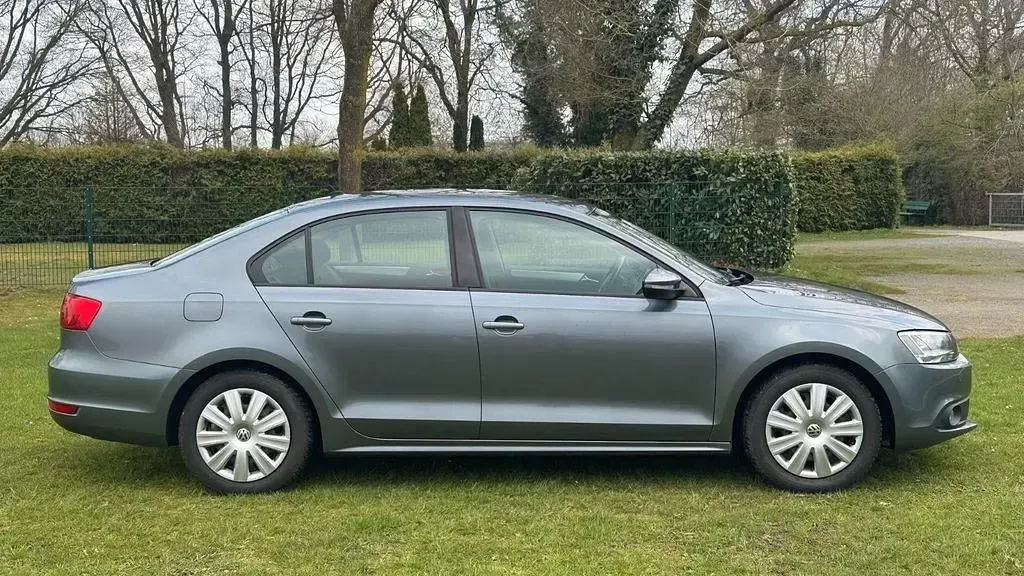 Brugt VW Jetta 105 HK (77 kW) 2011 Grå Sedan