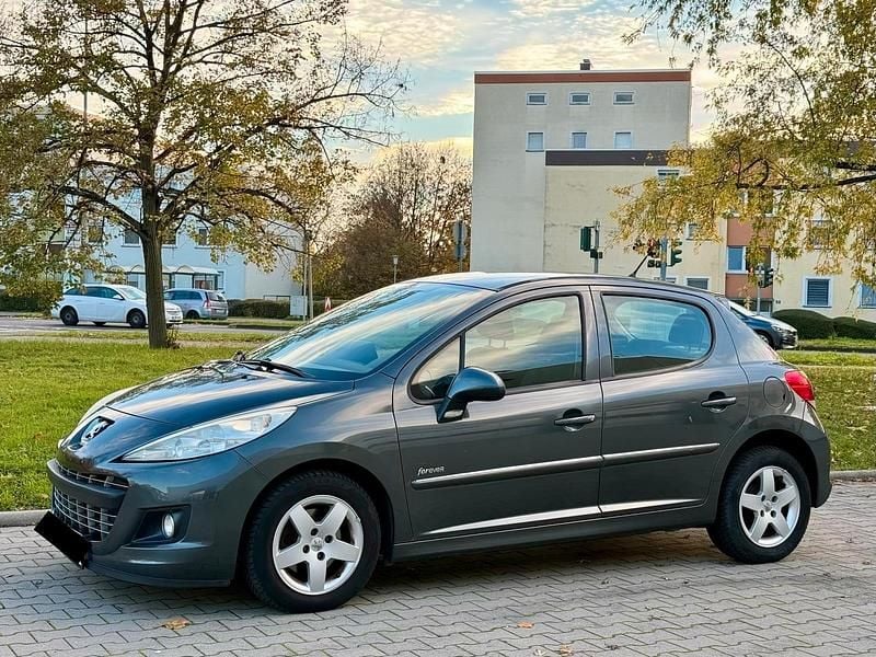 Grau Gebraucht 2012 Peugeot 207 Forever Limousine | 2.700 € (Guter Preis) - Bild 1/4