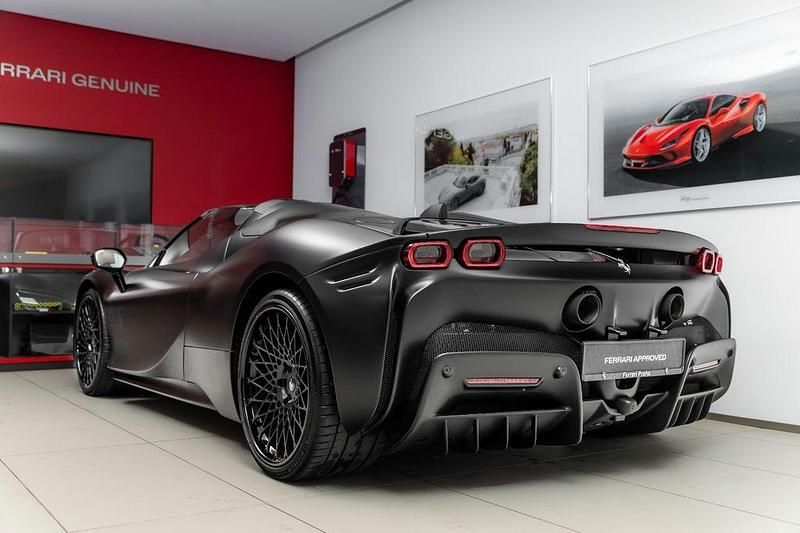 Gebraucht Ferrari SF90 780 PS (573 kW) 2024 Schwarz Cabrio