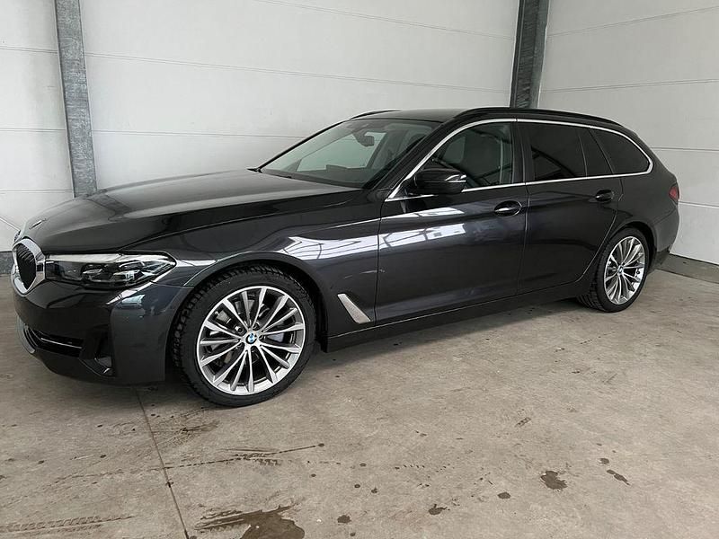 Gebraucht BMW 520 190 PS (139 kW) 2022 Sophistograu Kombi