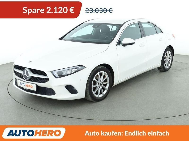 Weiß Gebraucht 2020 Mercedes A180 Progressive Limousine | 20.910 € (Fairer Preis) - Bild 1/3