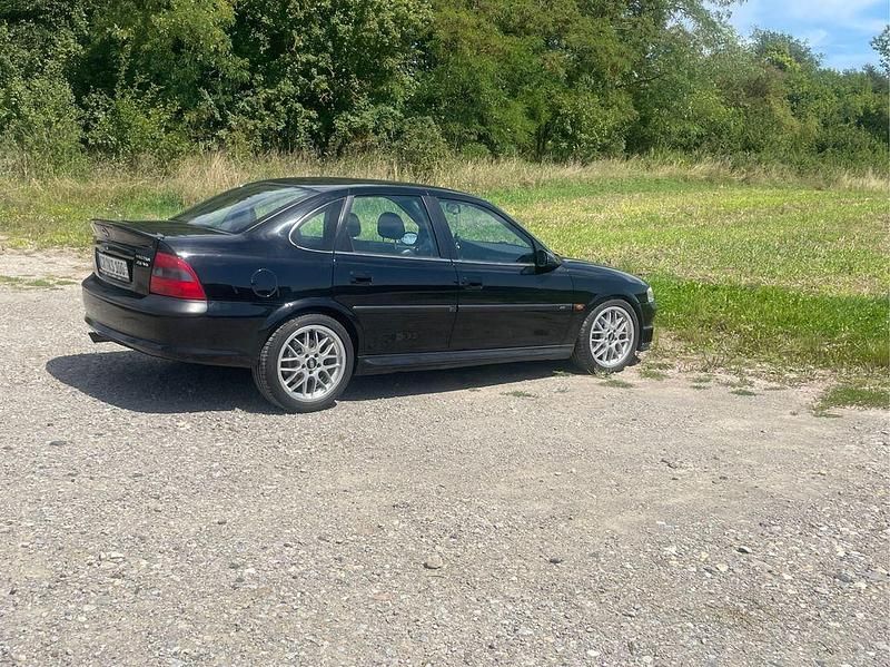 Gebraucht Opel Vectra 194 PS (142 kW) 1998 Schwarz Limousine