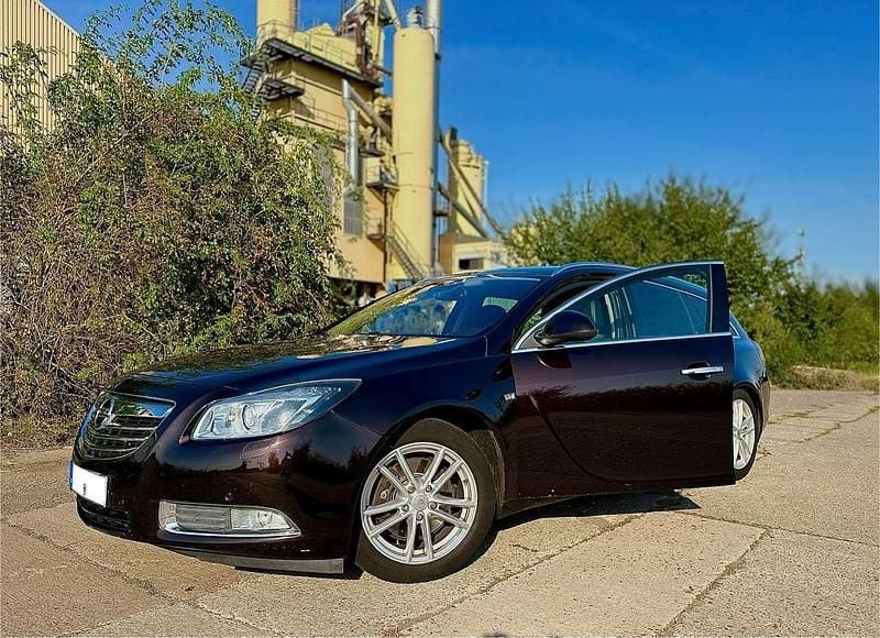 Gebraucht Opel Insignia Innovation 160 PS (117 kW) 2010 Braun Kombi