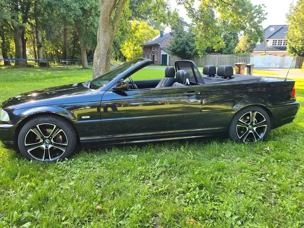 Gebraucht BMW 318 150 PS (110 kW) 2002 Schwarz Cabrio