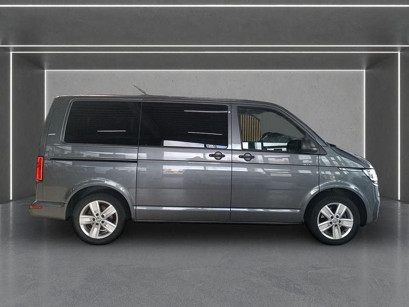 Gebraucht VW Multivan Trendline 150 PS (110 kW) 2021 Grau Van