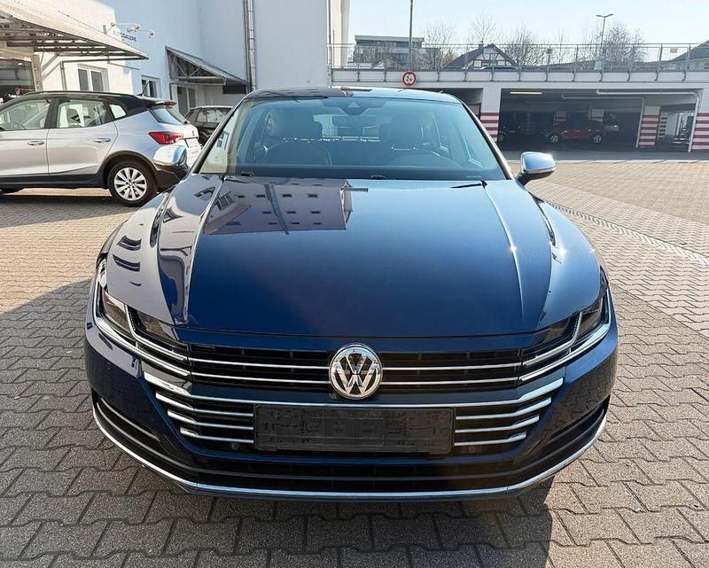 Gebraucht VW Arteon Elegance 190 PS (139 kW) 2018 Atlantic blue Kleinwagen