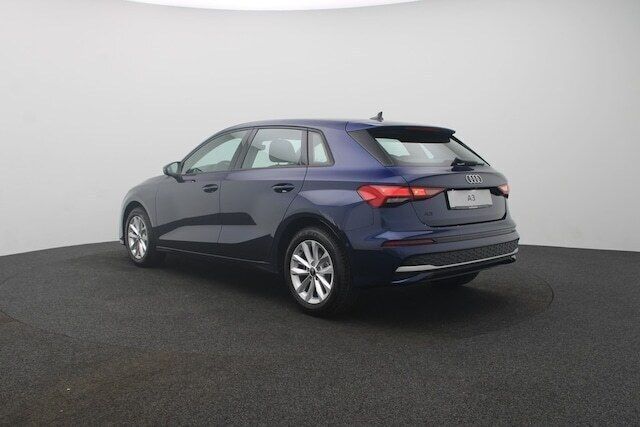 Gebraucht Audi A3 Ambiente 150 PS (110 kW) 2025 Navarrablau metallic Limousine