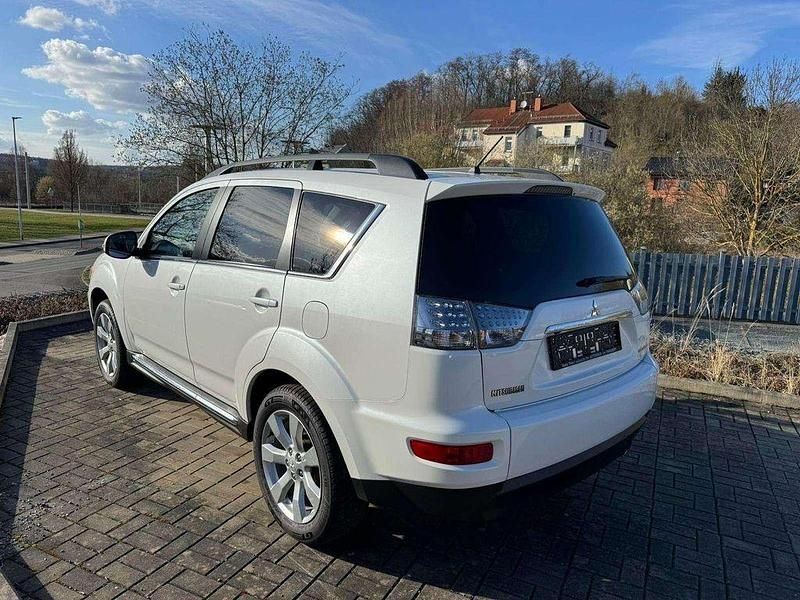 Gebraucht Mitsubishi Outlander 156 PS (114 kW) 2012 Weiß SUV