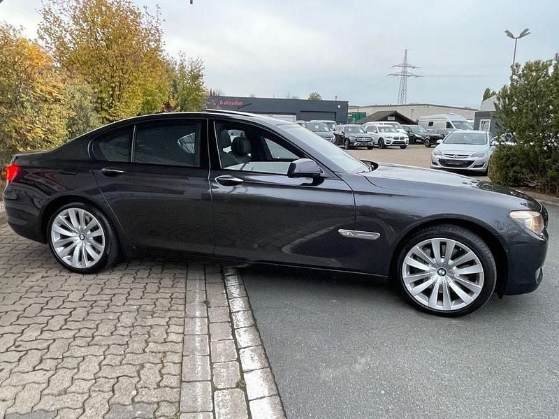 Gebraucht BMW 760 544 PS (400 kW) 2011 Grau Limousine