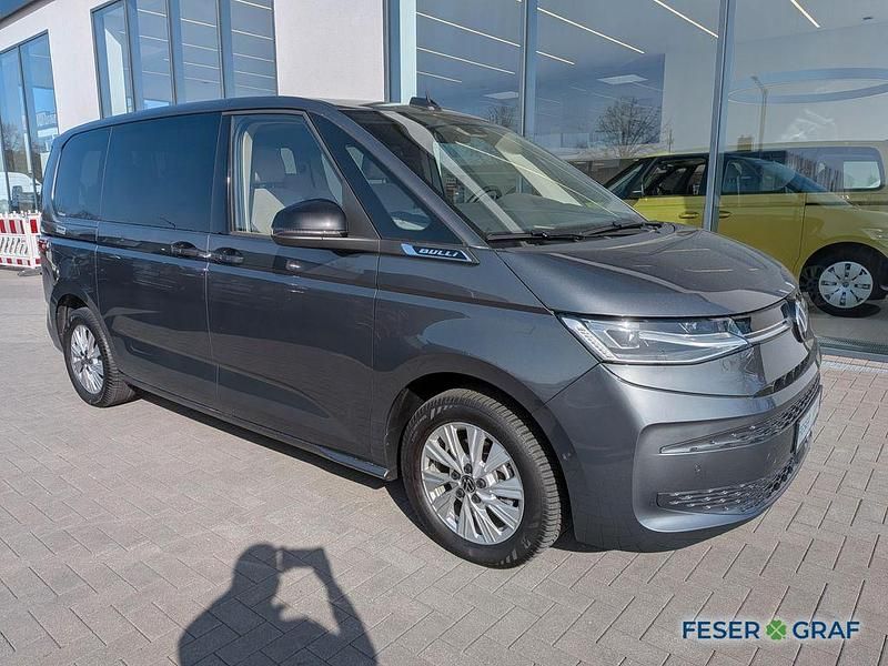 Gebraucht VW Multivan Life 150 PS (110 kW) 2024 Indiumgrau metallic Van