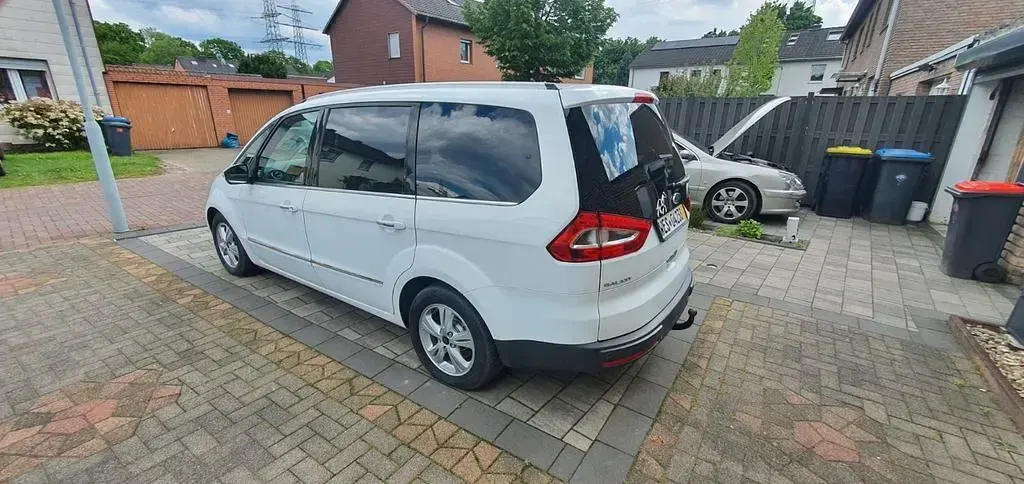 Gebraucht Ford Galaxy Titanium 163 PS (119 kW) 2012 Weiß Van / Kleinbus