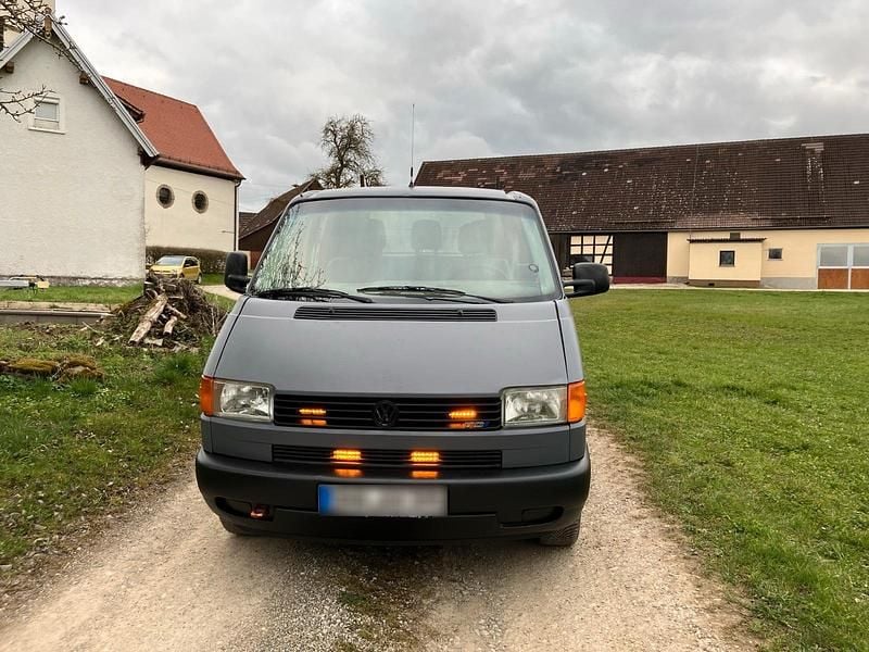 Gebraucht VW T4 102 PS (75 kW) 2002 Grau Van
