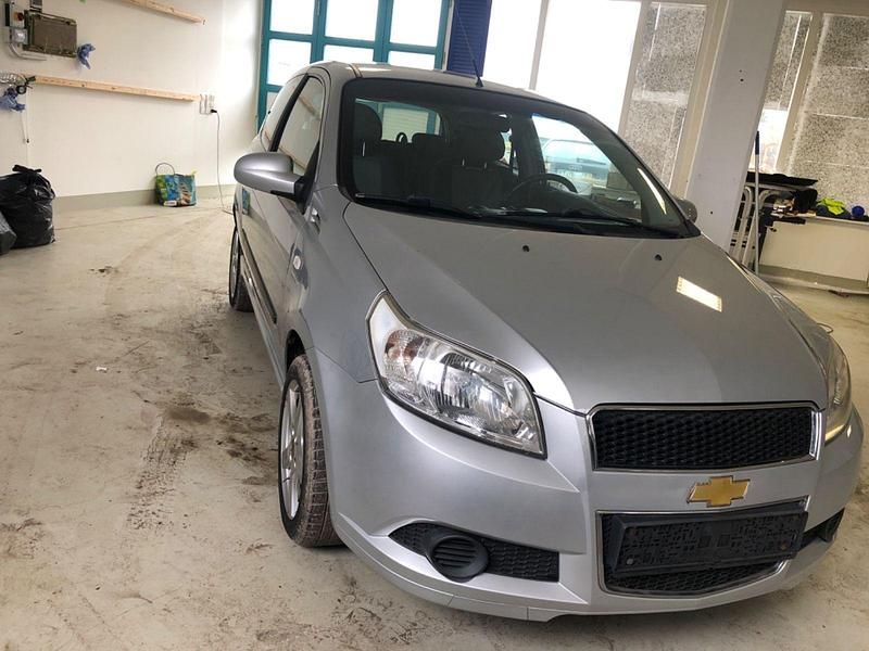 Gebraucht Chevrolet Aveo 84 PS (61 kW) 2009 Silber Limousine