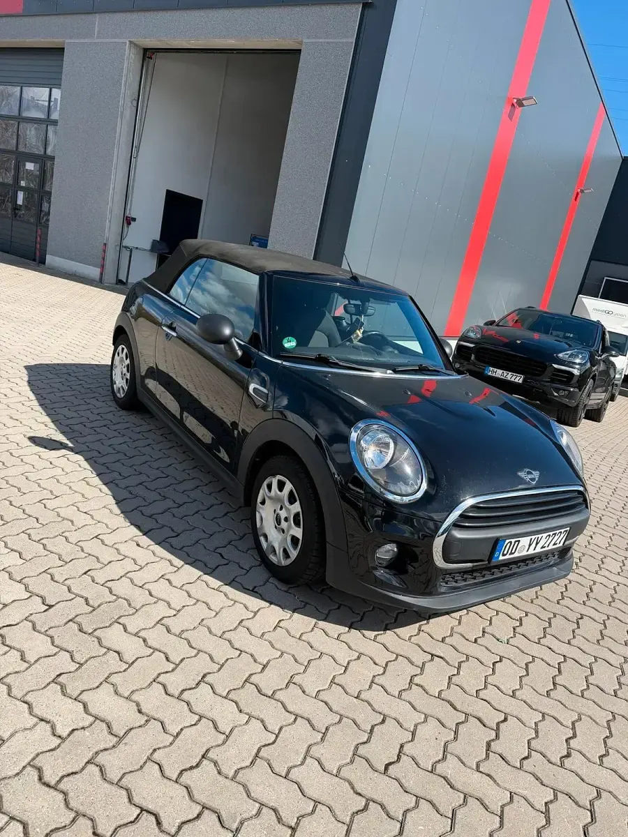 Occasion Mini One Cabriolet 102 PK (75 kW) 2019 Zwart Cabriolet
