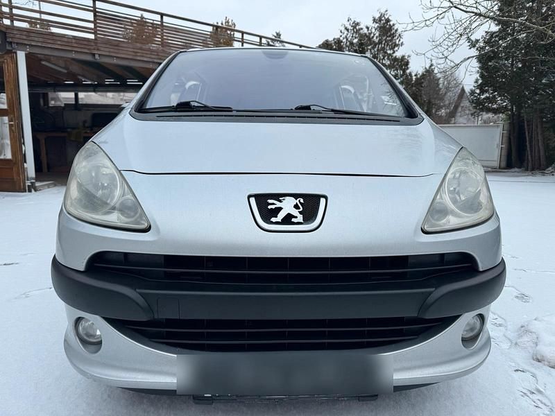 Silber Gebraucht 2006 Peugeot 1007 Van / Kleinbus | 1.700 € (Fairer Preis) - Bild 1/4