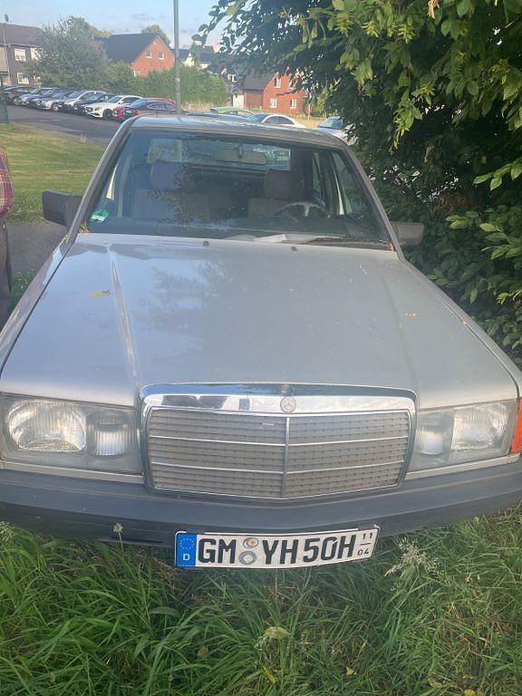 Grau Gebraucht 1988 Mercedes 190 Limousine | 4.000 € - Bild 1/4