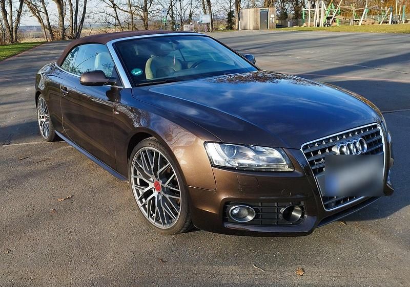 Braun Gebraucht 2011 Audi A5 Cabriolet Cabrio | 13.900 € - Bild 1/4