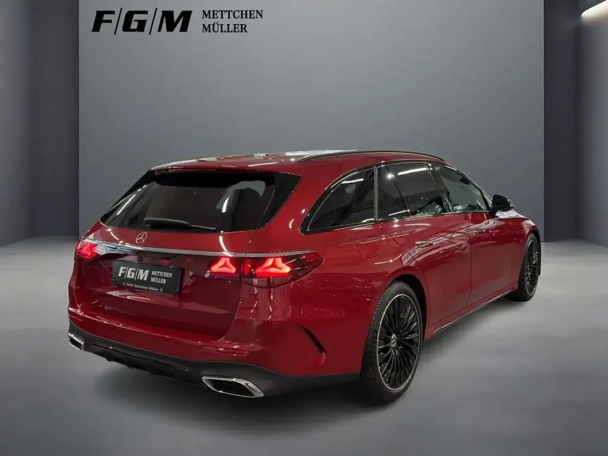 Gebraucht Mercedes E220 Advanced 197 PS (144 kW) 2025 Manufaktur lack manufaktur pat Kombi