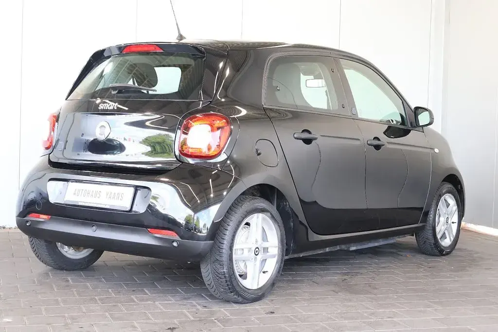 Gebraucht Smart ForFour Electric Drive 60 kW (82 PS) 2020 Schwarz Limousine
