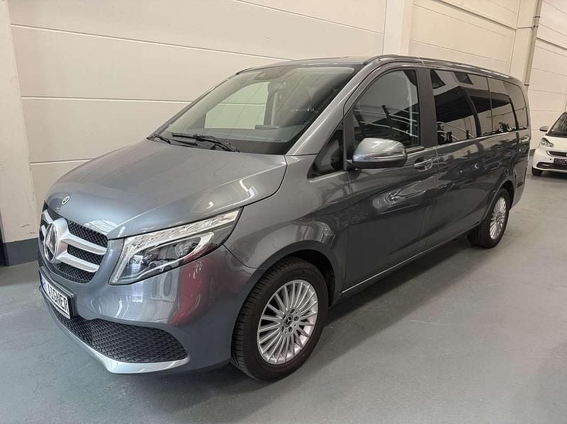 Selenitgrau Gebraucht 2021 Mercedes V250 Edition Van / Kleinbus | 42.950 € (Superpreis) - Bild 1/4