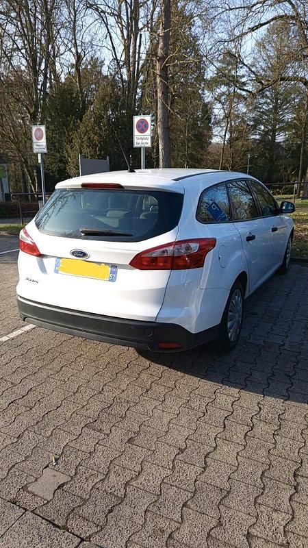Gebraucht Ford Focus 2012 Weiß Kombi