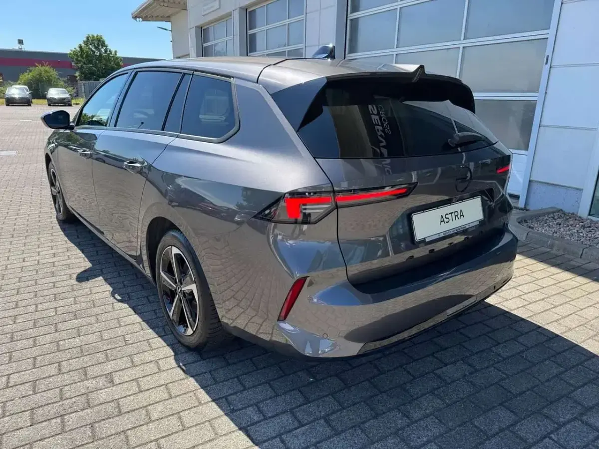 Gebraucht Opel Astra 131 PS (96 kW) 2024 Grau Kleinwagen