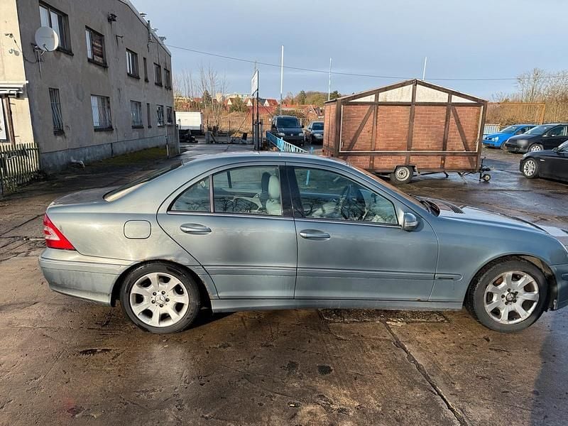 Gebraucht Mercedes C180 156 PS (114 kW) 2007 Grün Limousine