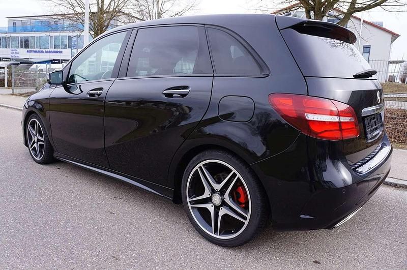 Gebraucht Mercedes B220 AMG 177 PS (130 kW) 2015 Schwarz Van / Kleinbus