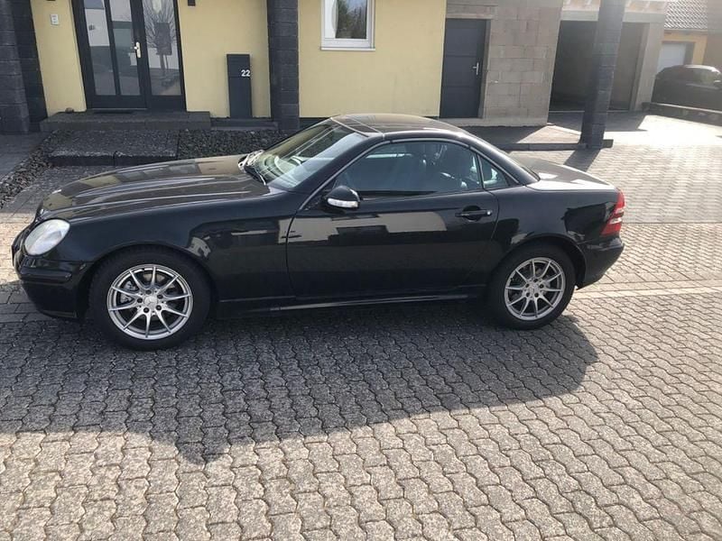 Gebraucht Mercedes SLK200 163 PS (119 kW) 2004 Schwarz Cabrio