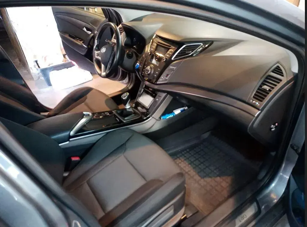 Gebraucht Hyundai i40 Edition 135 PS (99 kW) 2013 Silber Kombi