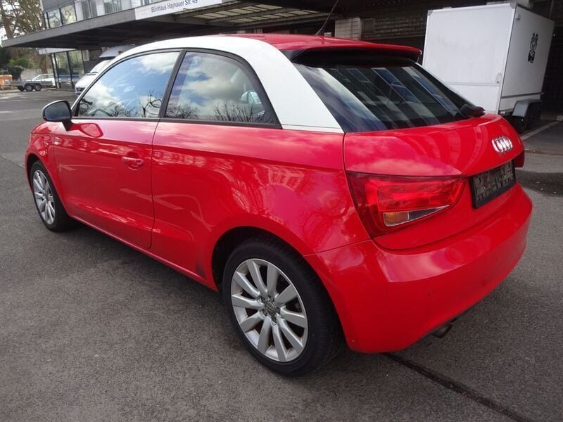 Gebraucht Audi A1 Admired 86 PS (63 kW) 2011 Rot Kleinwagen