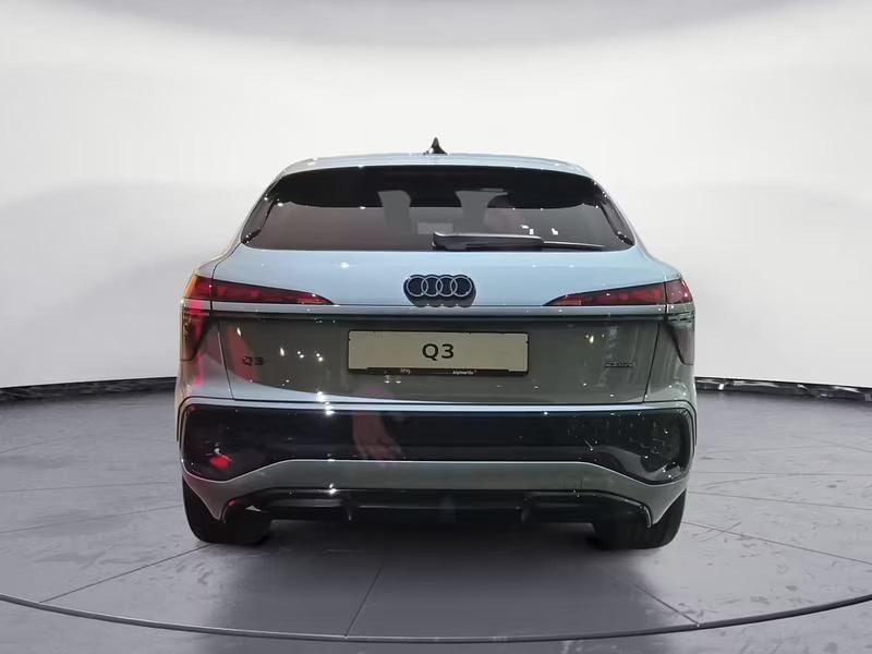 Gebraucht Audi Q3 Sportback Sport 265 PS (194 kW) 2025 Grau SUV