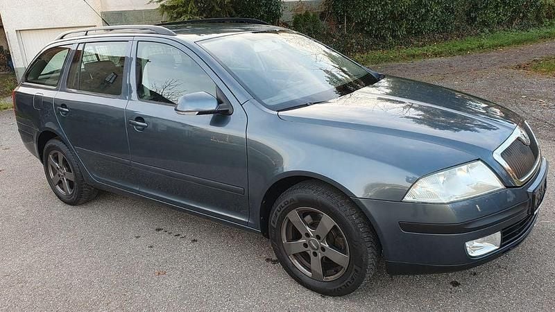 Grau Gebraucht 2005 Skoda Octavia Ambiente Kombi | 1.490 € (Superpreis) - Bild 1/4