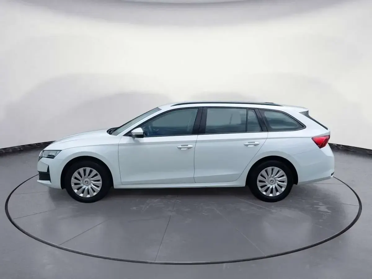 Gebraucht Skoda Octavia Essence 116 PS (85 kW) 2025 Weiß Kombi