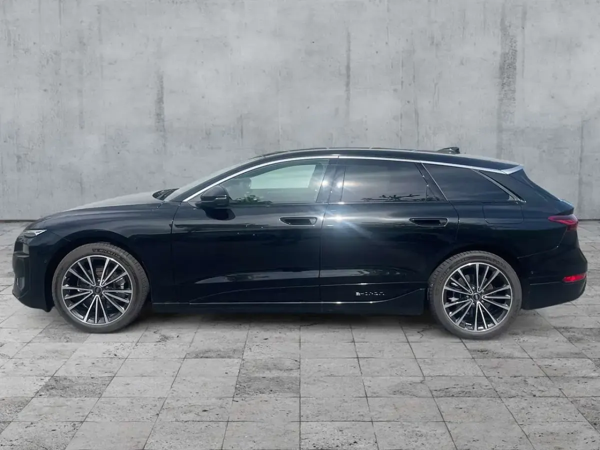 Begagnad Audi A6 e-tron Ambiente 210 kW (286 HK) 2025 Svart Kombi