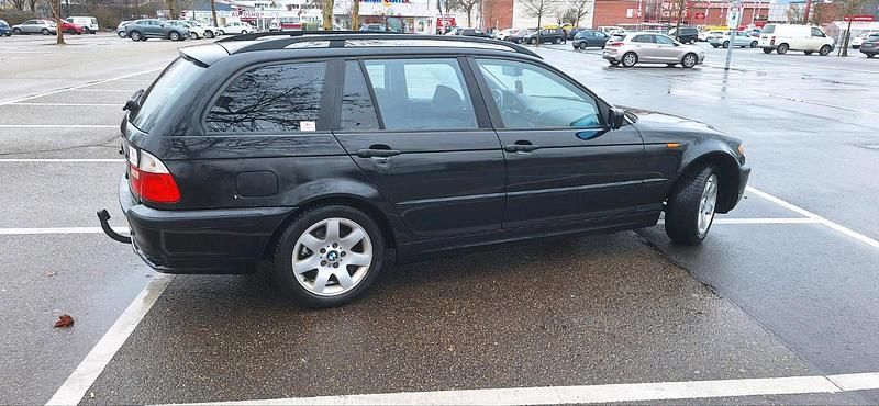 Gebraucht BMW 318 143 PS (105 kW) 2002 Schwarz Kombi