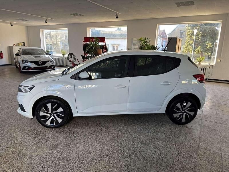 Neu Dacia Sandero Expression 91 PS (66 kW) 2025 Gletscherweiss Kleinwagen