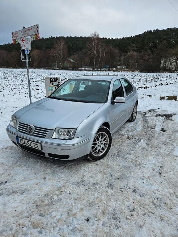 Silber Gebraucht 2004 VW Bora Basis Limousine | 777 € (Guter Preis) - Bild 1/4