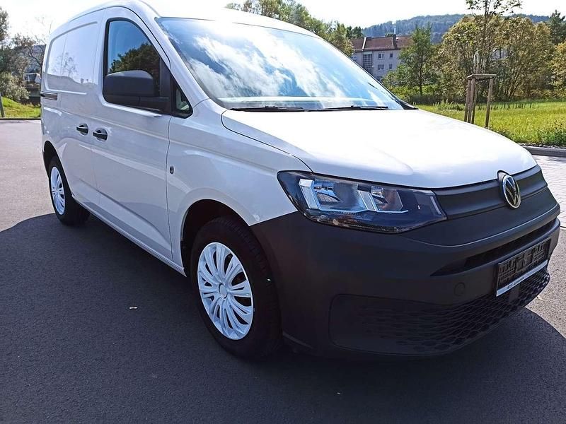 Candyweiß Gebraucht 2021 VW Caddy Van / Kleinbus | 20.990 € (Guter Preis) - Bild 1/4