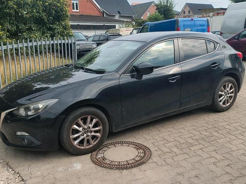 Grau Gebraucht 2015 Mazda 3 Limousine | 3.950 € (Superpreis) - Bild 1/4