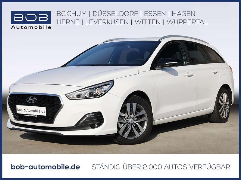 Weiß Gebraucht 2018 Hyundai i30 Style Limousine | 14.333 € (Fairer Preis) - Bild 1/3