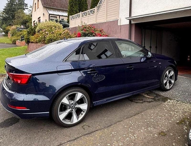 Gebraucht Audi A3 Sport 190 PS (139 kW) 2017 Blau Limousine