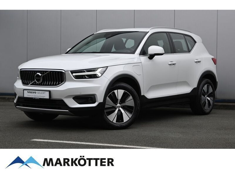Weiss Gebraucht 2020 Volvo XC40 Inscription SUV | 29.495 € (Fairer Preis) - Bild 1/4