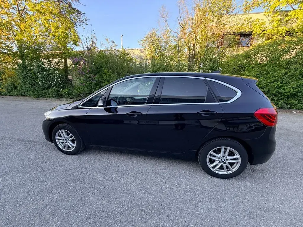 Gebraucht BMW 218 Active Tourer 150 PS (110 kW) 2016 Schwarz Van / Kleinbus